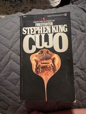 Stephen King CUJO Paperback Horror Novel - Black Cover with Brown/Beige Artwork